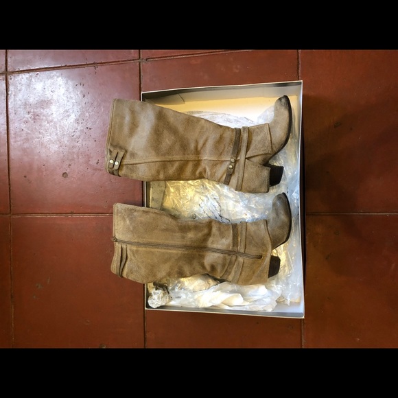 Fergie Lattitude Boots, (7) - Picture 4 of 7